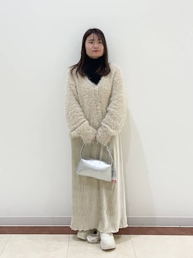 「LOWRYS FARM（ローリーズファーム）のカラータートルニットＬＳ 116685（ニット/セーター、ブラック系）」を使った、hono0427さん（レディース）の冬コーディネート