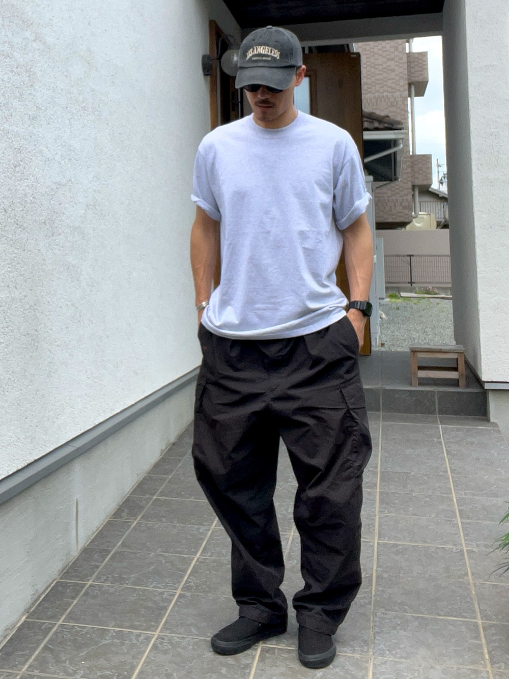 「UNIQLO、サングラス、キャップ、バンズ、シンプルコーデ、ボーダー、大人カジュアル」｜「CalCruのアイテム（Tシャツ/カットソー、グレー系）」を使った、ys3859さん（メンズ・176cm）の夏コーディネートの1枚目の写真