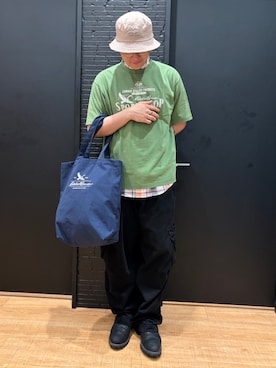 「Eddie Bauer（エディーバウアー）のコットンツイル ロゴ バケットハット（ハット、ベージュ系）」を使った、ebkouhokuさん（メンズ・181cm）の夏コーディネート