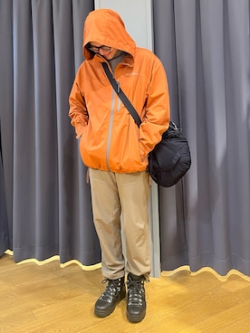「アイテム（マウンテンパーカー）」を使った、ebkouhokuさん（メンズ・175cm）の秋コーディネート