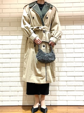 「アイテム（ボディバッグ/ウエストポーチ）」を使った、Desigual 西宮阪急 STAFFさん（レディース・167cm）の秋コーディネート