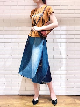 「Desigual（デシグアル）の"not a doll"タイダイグラフィックTシャツ（Tシャツ/カットソー、オレンジ系）」を使った、Desigual 西宮阪急 STAFFさん（レディース・170cm）の夏コーディネート