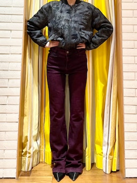 「アイテム（デニムパンツ、レッド系）」を使った、Desigual 西宮阪急 STAFFさん（レディース・167cm）の秋コーディネート