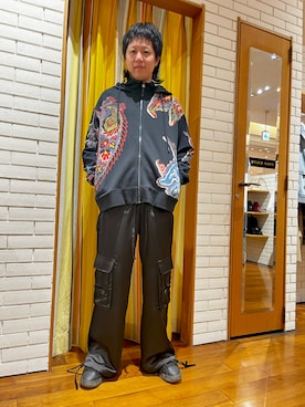 「Desigual（デシグアル）のアイテム（パンツ）」を使った、Desigual 西宮 STAFFさん（メンズ・177cm）の春コーディネート
