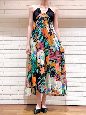 「Desigual（デシグアル）のトロピカルロングドレス（ワンピース、ブラック系）」を使った、Desigual 西宮阪急 STAFFさん（レディース・170cm）の春コーディネート
