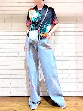 「Desigual（デシグアル）のトロピカルプリントボウリングシャツ（シャツ/ブラウス、ブラック系）」を使った、Desigual 西宮阪急 STAFFさん（レディース・170cm）の春コーディネート