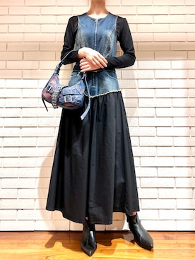 「アイテム（ワンピース/ドレス）」を使った、Desigual 西宮阪急 STAFFさん（レディース・170cm）の秋コーディネート