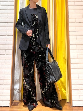 「アイテム（テーラードジャケット）」を使った、Desigual 西宮阪急 STAFFさん（レディース・170cm）の秋コーディネート