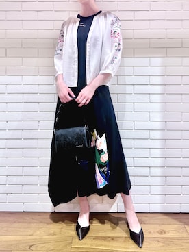 「Desigual（デシグアル）の刺繍入りボタン付きブラウス（シャツ/ブラウス、ホワイト系）」を使った、Desigual 西宮阪急 STAFFさん（レディース・170cm）の春コーディネート