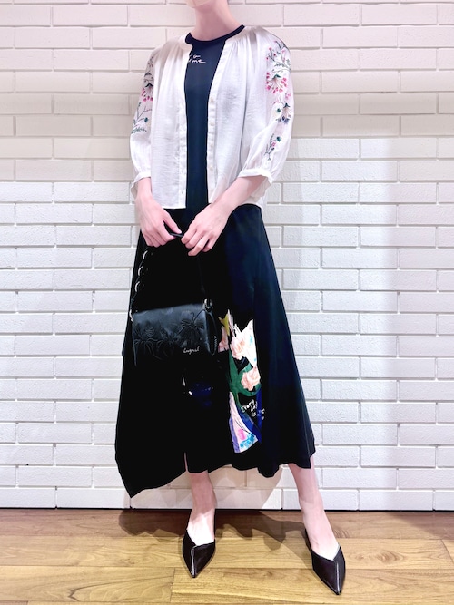 Desigual（デシグアル） ワンピース 花柄のアシンメトリードレス