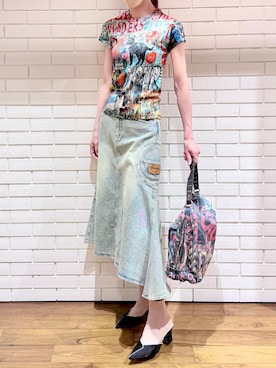 「Desigual（デシグアル）のアシンメトリーヘム×レザータグ デニムミディスカート（デニムスカート、ブルー系）」を使った、Desigual 西宮阪急 STAFFさん（レディース・170cm）の春コーディネート