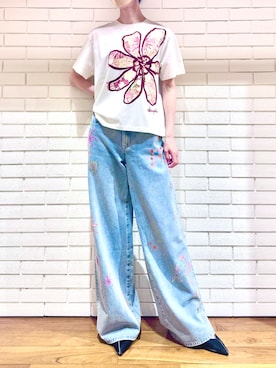 「Desigual（デシグアル）のTシャツ（Tシャツ/カットソー、ホワイト系）」を使った、Desigual 西宮阪急 STAFFさん（レディース・170cm）の春コーディネート