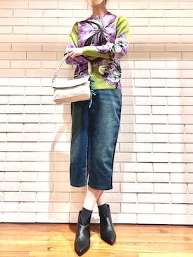 「アイテム（デニムスカート）」を使った、Desigual 西宮阪急 STAFFさん（レディース・170cm）の秋コーディネート