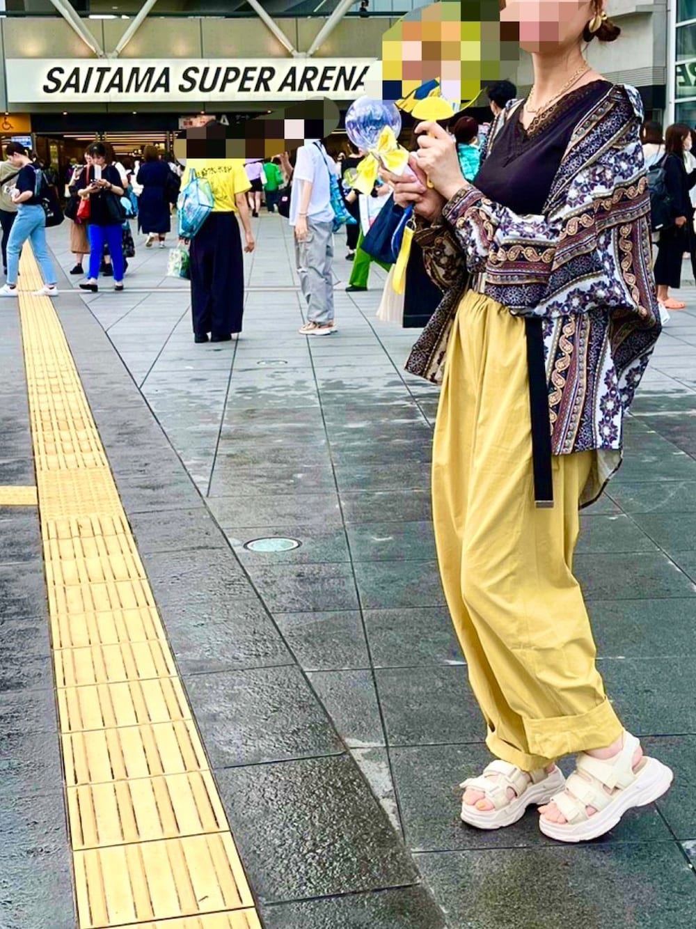「参戦服、カジュアルコーデ、イエロー、古着、柄シャツ、パンツスタイル、お洒落さんとつながりたい」｜「MERLOTのコットンサーカスパンツ（その他パンツ、イエロー系）」を使った、さやぽんぬ。さん（骨格ウェーブ・レディース・162cm）の秋コーディネートの1枚目の写真