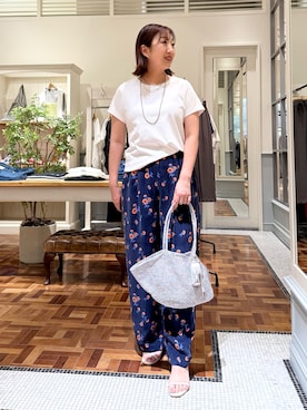「NOLLEY’S（ノーリーズ）のウォッシャブルスカーレット柄タックパンツ（その他パンツ、ブルー系）」を使った、Kagawaさん（レディース・161cm）の夏コーディネート