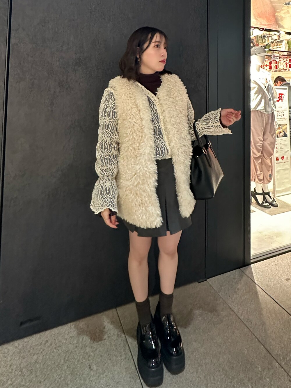 「ファーベスト、低身長コーデ」｜「tiptopのアイテム（その他アウター、ベージュ系）」を使った、m__stylさん（レディース・149cm）の春コーディネートの1枚目の写真