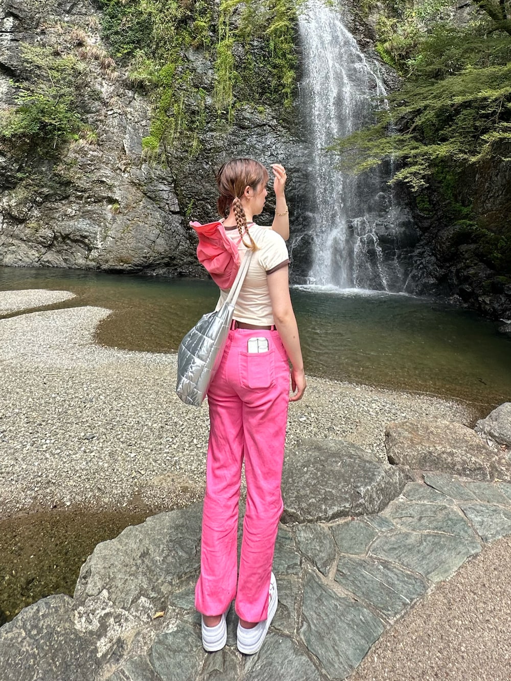 「GORGEのアイテム（その他パンツ、ピンク系）」を使った、m__stylさん（レディース・149cm）の秋コーディネートの1枚目の写真