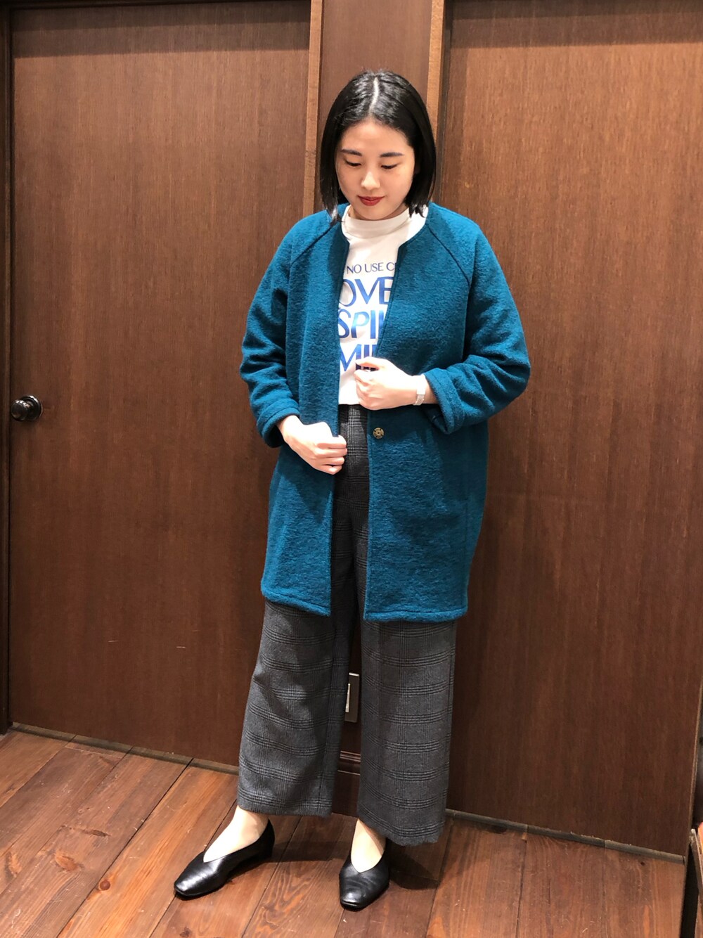 「カジュアル、秋コーデ、パンツスタイル、おしゃれさんと繋がりたい、秋冬コーデ、きれいめカジュアル、チェックパンツ、秋色コーデ、大人カジュアル、高身長コーデ、キレイめ」｜「NOMBRE IMPAIRのスライバーニット　ミドルコクーンコート（ノーカラーコート、グリーン系）」を使った、sawada.さん（レディース・169cm）の秋コーディネートの1枚目の写真