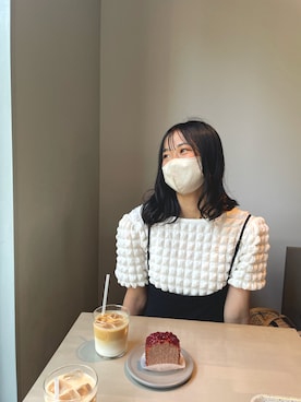 「カフェ巡り」｜「アイテム（オールインワン・サロペット）」を使った、riri_link.さん（レディース・163cm）の秋コーディネート