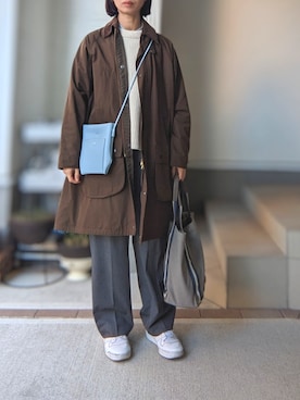 「ANYA HINDMARCH（アニヤハインドマーチ）のアイテム（バッグ）」を使った、cauxacuyさん（レディース・163cm）の冬コーディネート