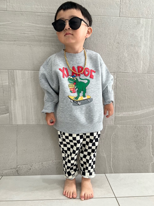 XLARGE KIDS（エクストララージキッズ）の「スケボー恐竜