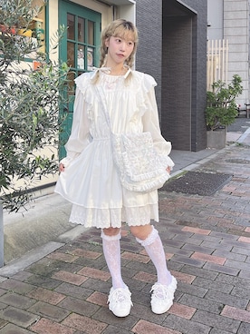 「merry jenny（メリージェニー）のFrill Ballet Sneakers（スニーカー、ホワイト系）」を使った、kotochiさん（レディース・155cm）の秋コーディネート