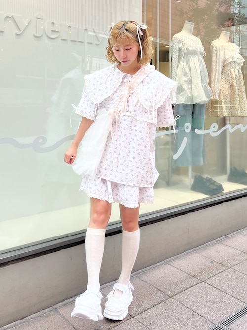 松本かれんコラボ】リボンとお花のフリルカラーブラウス（シャツ