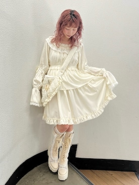 「merry jenny（メリージェニー）のサテンキャンディースリーブミニワンピース（ワンピース、ホワイト系）」を使った、kotochiさん（レディース・155cm）の春コーディネート