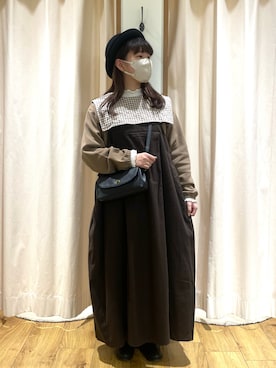 「ブラウンコーデ」｜「アイテム（ジャンパースカート）」を使った、松さん（レディース・153cm）の秋コーディネート