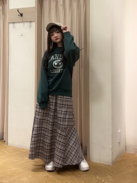 「スエット」｜「アイテム（キャップ）」を使った、SAKURAさん（レディース・152cm）の秋コーディネート