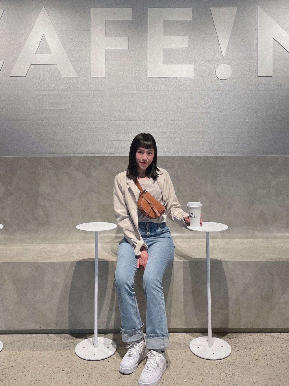 「LOEWEのアイテム（ショルダーバッグ、ブラウン系）」を使った、s0a5n1d4yさん（レディース・153cm）の春コーディネートの1枚目の写真
