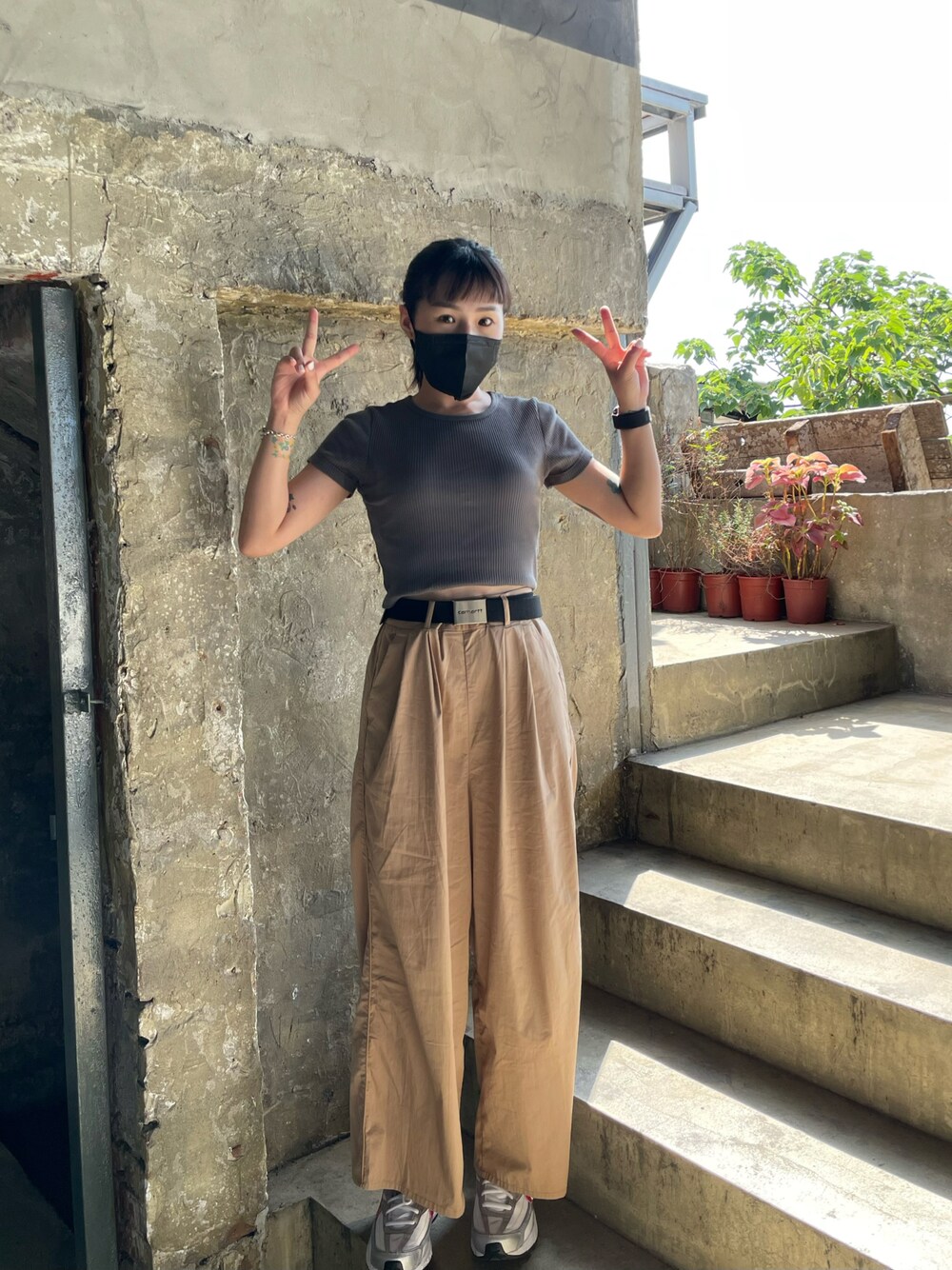 「UNIQLOのアイテム（ニット/セーター、グレー系）」を使った、s0a5n1d4yさん（レディース・153cm）の夏コーディネートの1枚目の写真