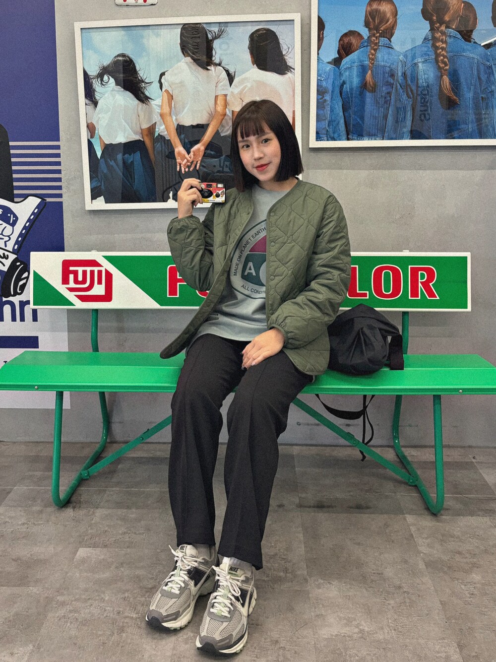 「NIKEのアイテム（その他トップス、グリーン系）」を使った、s0a5n1d4yさん（レディース・153cm）の秋コーディネートの1枚目の写真