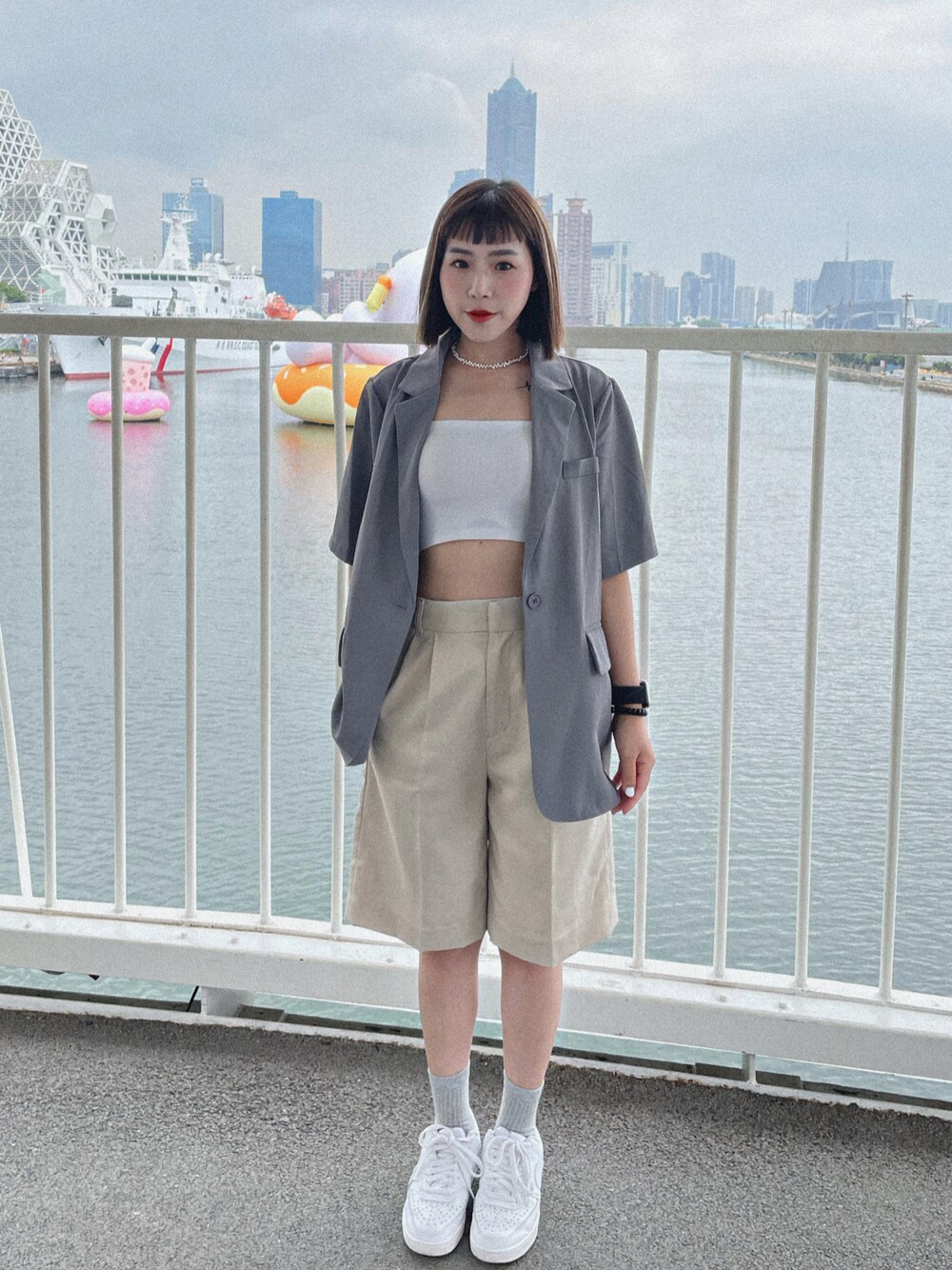 「LOWRYS FARMのアイテム（カーゴパンツ、ベージュ系）」を使った、s0a5n1d4yさん（レディース・153cm）の秋コーディネートの1枚目の写真