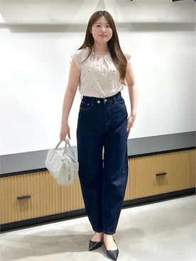 「index（インデックス）の2wayフリルリボン刺繍ブラウス【洗濯機OK／イージーアイロン】（シャツ/ブラウス、ベージュ系）」を使った、Sayaさん（レディース）の夏コーディネート