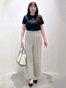 「index（インデックス）の【接触冷感】ビッグロゴ刺繍ビジュー付きTシャツ《洗濯機OK／UVケア》（T Shirts、ブルー系）」を使った、Sayaさん（レディース）の春コーディネート