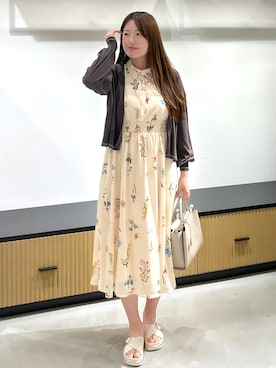 「index（インデックス）のボタニカルフレアワンピース【洗濯機OK】（ワンピース、ベージュ系）」を使った、Sayaさん（レディース）の夏コーディネート