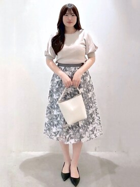 「index（インデックス）の【接触冷感】クールタッチラップスリーブニット《UVケア/洗濯機OK/XS～3L/9col》（Knitwear、ベージュ系）」を使った、Sayaさん（レディース）の春コーディネート