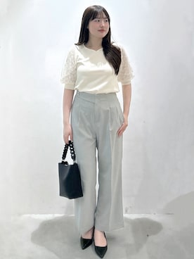 「index（インデックス）の【UVケア】レーススリーブハートネックニット《洗濯機OK/抗ピル/XS～LL》（Knitwear、ホワイト系）」を使った、Sayaさん（レディース）の春コーディネート