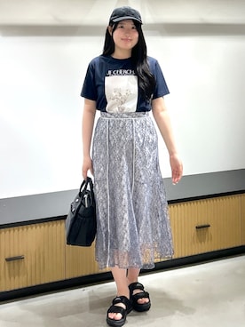 「index（インデックス）の【UV】フラワープリントTシャツ≪洗濯機OK／接触冷感≫（Tシャツ/カットソー、ブルー系）」を使った、Sayaさん（レディース）の夏コーディネート
