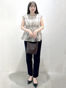 「index（インデックス）のシアーチェックペプラムブラウス【防シワ／洗濯機OK】（Shirts、ベージュ系）」を使った、Sayaさん（レディース）の春コーディネート