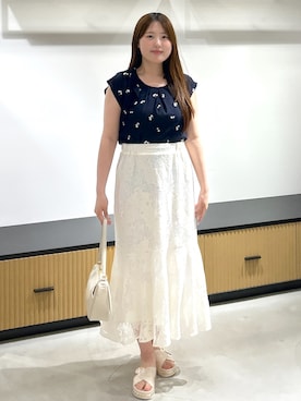 「index（インデックス）の2wayフリルリボン刺繍ブラウス【洗濯機OK／イージーアイロン】（シャツ/ブラウス、ブルー系）」を使った、Sayaさん（レディース）の夏コーディネート