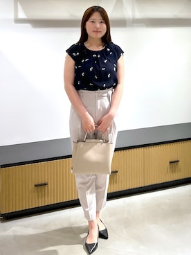 「index（インデックス）の2wayフリルリボン刺繍ブラウス【洗濯機OK／イージーアイロン】（シャツ/ブラウス、ブルー系）」を使った、Sayaさん（レディース）の夏コーディネート