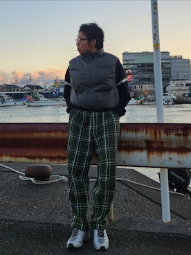「BEAMS（ビームス）のアイテム（パンツ）」を使った、tulipさん（メンズ・165cm）の冬コーディネート