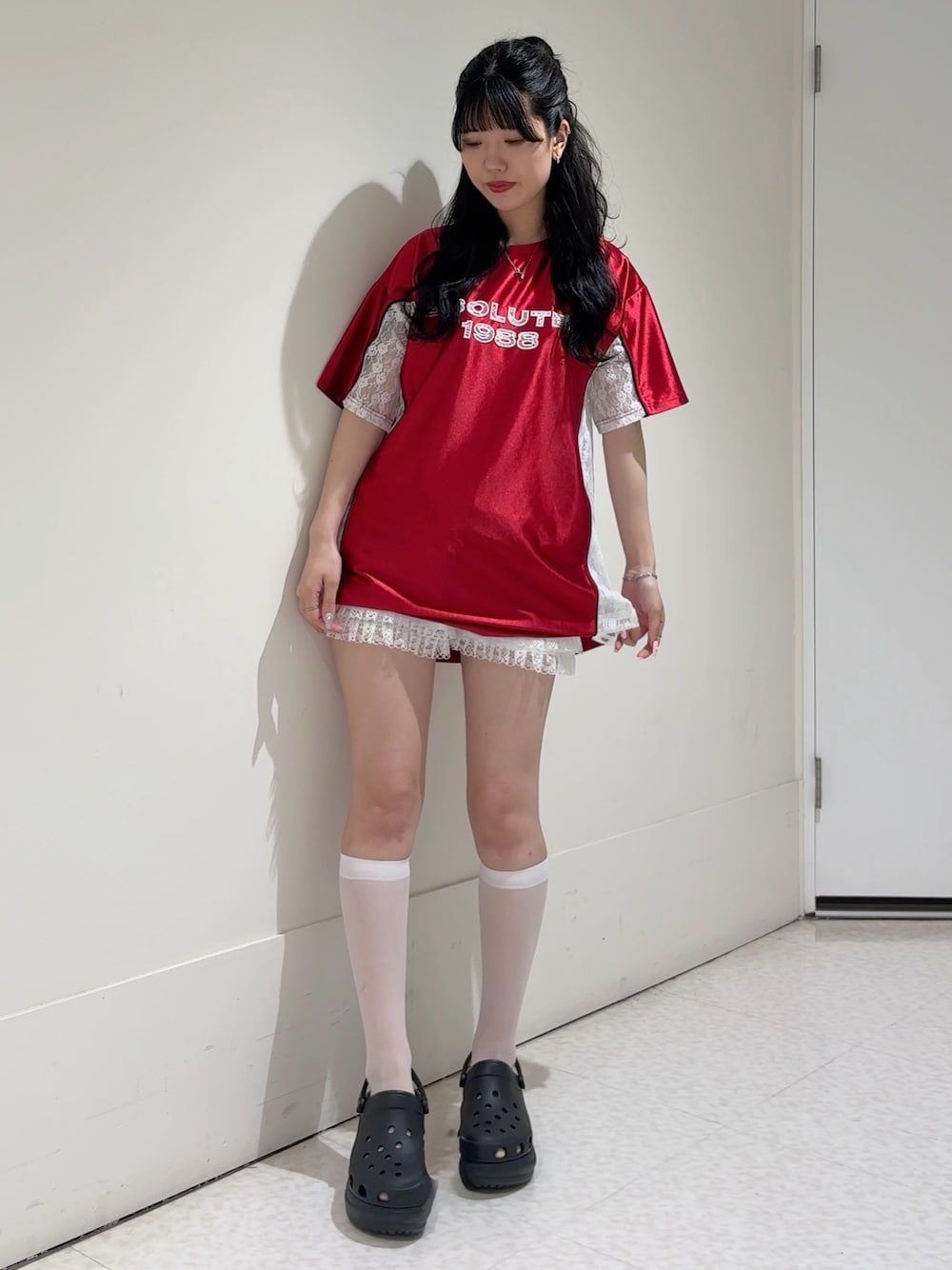 NANAさんの「レースナンバリングルーズトップス 夏服（jouetie）」を使ったコーディネートの1枚目の写真