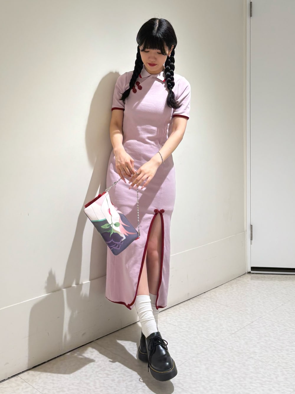 「らんま1/2、ピンク、ピンクコーデ、チャイナ、チャイナシャツ、チャイナワンピース、チャイナボタン、ロングワンピース、リブワンピース、ポーチ、ポーチバッグ、らんま」｜「jouetieの【TVアニメ『らんま1/2』jouetie】チャイナフィットワンピース（ワンピース、ピンク系）」を使った、NANAさん（骨格ウェーブ・レディース・162cm）の夏コーディネートの1枚目の写真
