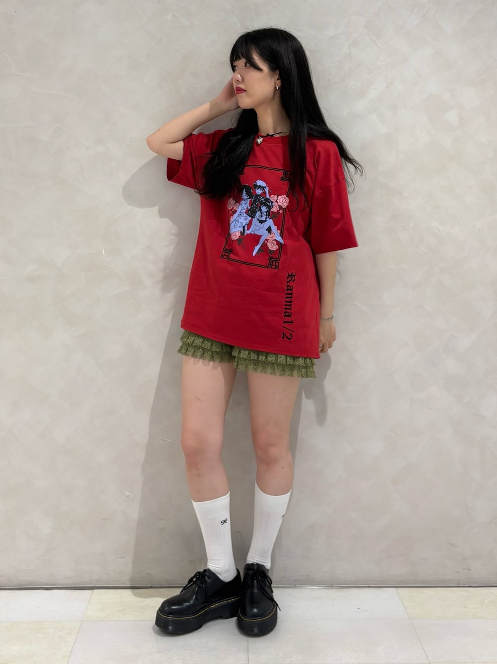 「らんま、らんま1/2、赤、カーキ、カーキパンツ、ショートパンツ、フリル、レース、レースパンツ、Tシャツ、ビッグシルエット、ビッグT」｜「jouetieの【TVアニメ『らんま1/2』jouetie】チャイナグラフィックTシャツ（Tシャツ/カットソー、レッド系）」を使った、NANAさん（骨格ウェーブ・レディース・162cm）の夏コーディネートの1枚目の写真