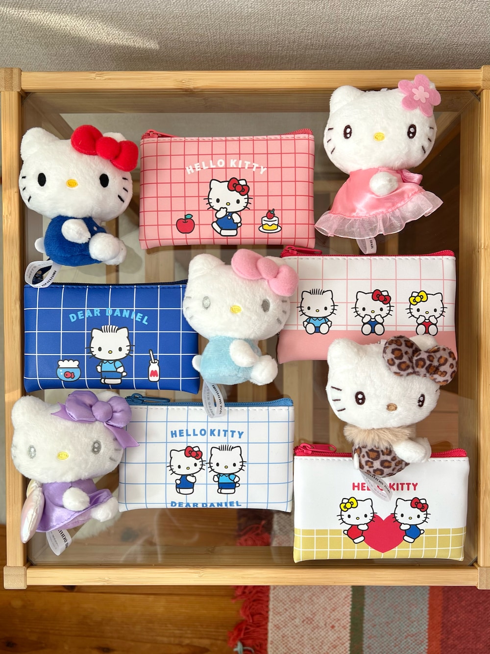 その他のチャーム、その他のポーチ、その他のその他を着用したレディースの冬コーディネートの1枚目の写真