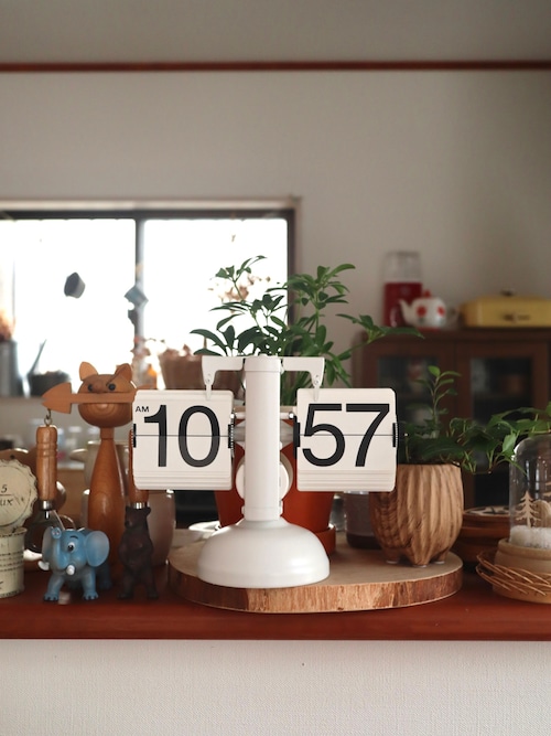 フリップクロック（置時計）｜BIRTHDAY BAR（バースデイバー）の