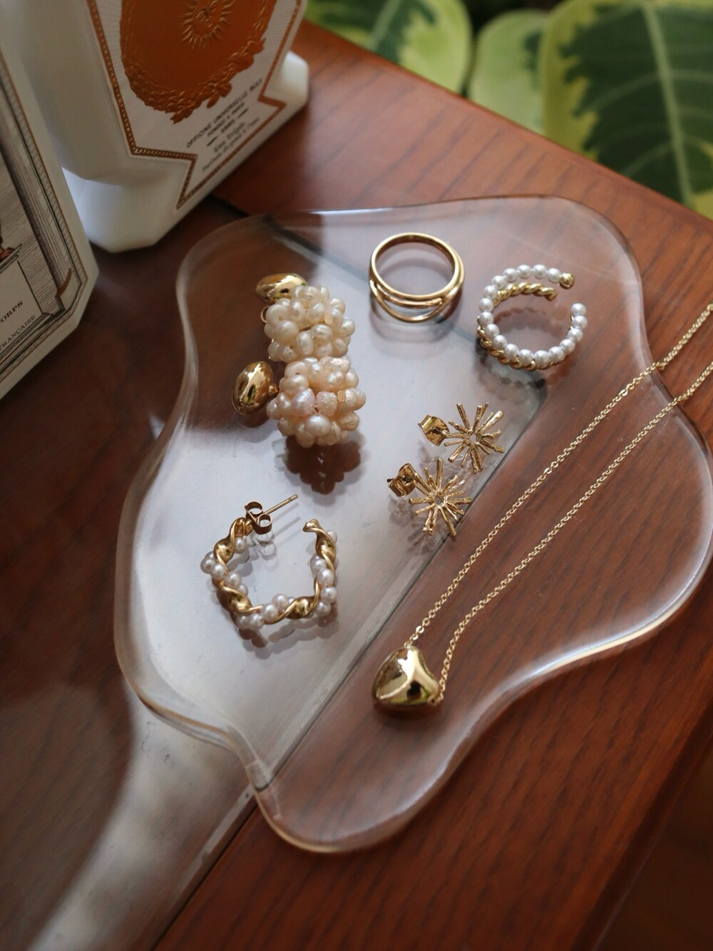 「アクセサリー、ピアス、リング、ネックレス、小物、シンプル、ゴールド、シルバー、パール、BIRTHDAY BAR」｜「BIRTHDAY BARのHeart necklace ハートネックレス（ネックレス、ゴールド系）」を使った、ちゃみまる🐶さん（レディース・146cm）の春コーディネートの1枚目の写真